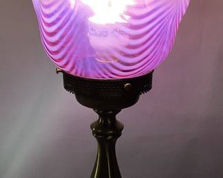  VTG. FENTON CRANBERRY OPALESCENT SWIRL SHADE TABLE LAMP, NIB