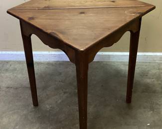 VTG. DROP LEAF HANDKERCHIEF TABLE NO SHIPPING PICKUP ONLY