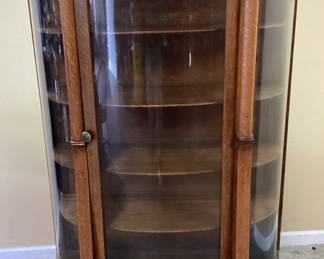 VTG. CURVED FRONT 4 SHELF CURIO CABINET NO SHIPPING PICKUP ONLY
