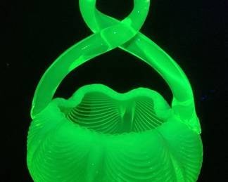 VTG. FENTON URANIUM DRAPERY ROSE BOWL BASKET w TWIST HANDLE
