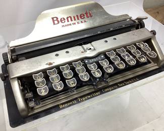EARLY 1900s BENNETT TYPEWRITER CIRCA 1910