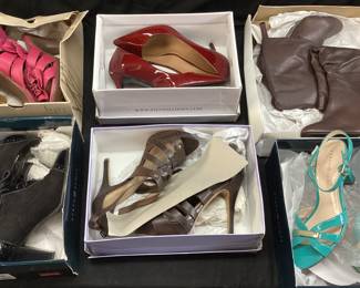 6 PAIRS OF WOMENS SHOES, STEVE MADDEN BOOTS, B.O.C., KAREN SCOTT, CALVIN KLEIN, SIZES 8-9
