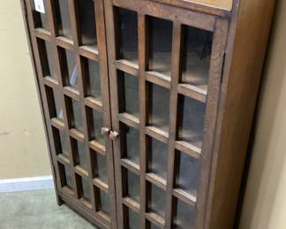 2 DOOR MISSION OAK CORNER BOOKCASE, 4 SHELF NO SHIPPING PICKUP ONLY