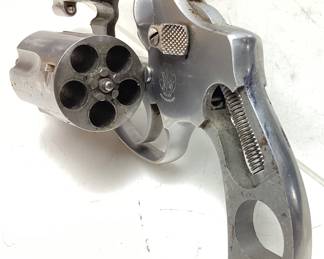 SMITH & WESSON MODEL 60 .38 SPECIAL 5 SHOT REVOLVER, NEEDS PISTOL GRIPS