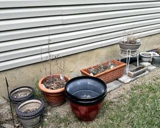 OUTDOOR FLOWERING POTS II