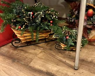 LONGABERGER WROUGHT IRON SLEIGH AND BASKET