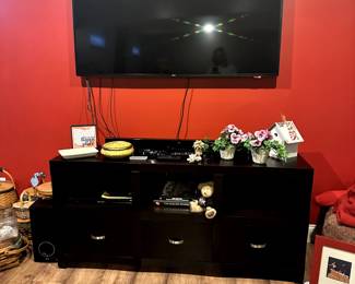 LG 60IN. TV TV STAND