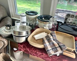 PAMPERED CHEF STONES CROCKPOTS GRIDDLE