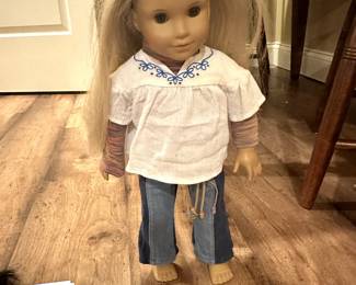 AMERICAN GIRL DOLL