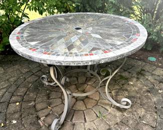 OUTDOOR TABLE