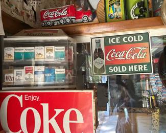 Cigarette display 