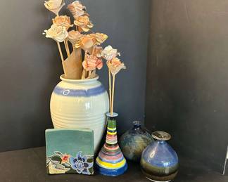 Pottery Vases With Small Tray And Paper Flower Bouquets