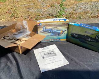 Vickers Machine Gun Vought F4U1D Corsair F4UCorsair Model Airplane Kits
