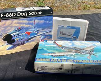 F86 Dog Sabre Douglas A1H Sky Raider US Navy Hughes XF11 XR Model Airplanes