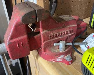 Craftsman table vise