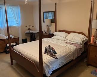 Four post bed