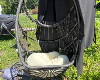 Hanging egg chair/hammock