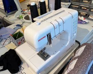  Janome CoverPro 1000 CPX sewing machine