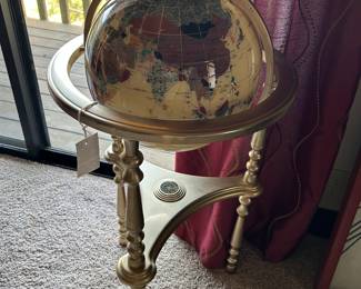 Kalifano Gemstone Globe (gold variant)