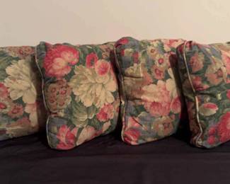 4 Flower Pillows