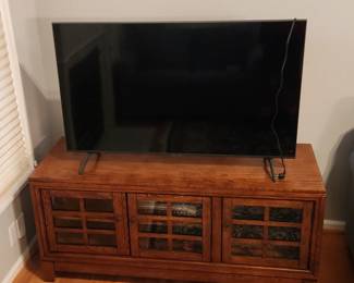 SAMSUNG UN50TU7000FXZA 50 TV and Oak Wood Stand