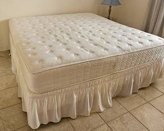 King Size Vera Wang by Serta Mattress and Box Spring
