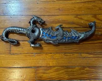 #124 - $40 - Vulcan Gear 10" Fantasy Dragon Dagger Blade knife sword