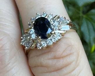 #J9 - $420- Sapphire & diam ring 14kt yellow gold - size 5.5 - 3.2 gr. 