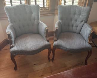 #98 - $200 - Queen Anne style vintage pair of chairs 22wx26dx35t