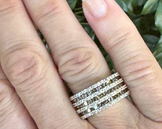 #J4- Ring 1.50 ctw diam white & brown color cluster ring, 14kt, Size 7, 7.7 grams. $1080 - 