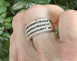 #J4- Ring 1.50 ctw diam white & brown color cluster ring, 14kt, Size 7, 7.7 grams. $1080 - 