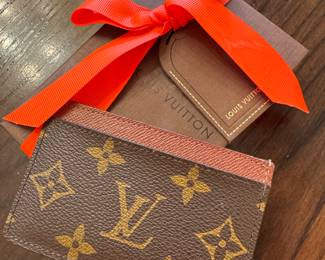#152- $130 -LV Monogram credit card wallet with box