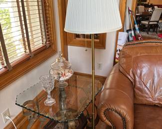 #31 - $58 - Floor lamp gold color 62t
