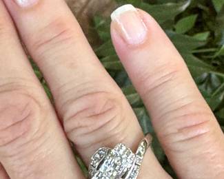 #J6 - $675 - Antique ring white gold 14kt, 1/2ctw, size 6 1/2. 4.2 grams. 