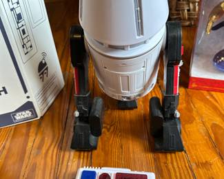 #139 - $80 - StarWars Atromech with box and remote 
