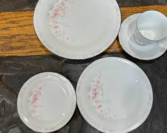 #123 - $180 - Noritake Carthage China set service for 8
