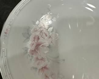 #123 - $180 - Noritake Carthage China set service for 8