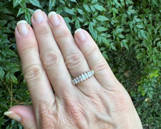 #J11 - $500 - Ring band 1ctw approx diam, Marquise band, 14kt yellow gold, size 6 1/2, 2.9 gr.