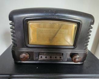 1940s AM/FM Radio