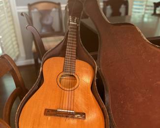 Goya G-10 Classical Acoustic Guitar