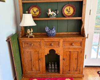 Farmhouse hutch