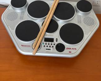 Electronic drum pad