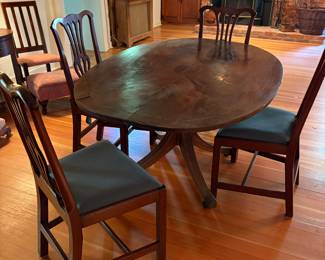 Tilt top table with chairs