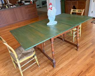 Drop leaf table with leaf