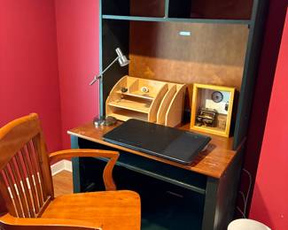 Desk & desk chair