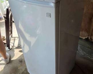 Kenmore Upright Freezer 5.1cu ft capacity