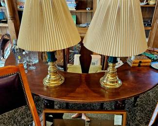 Many lamps