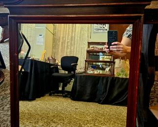 Many beautiful mirrors