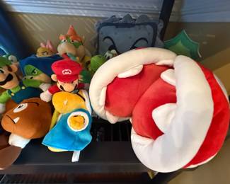 collectible pristine condition Nintendo Super Mario Bros plush entire lot $175