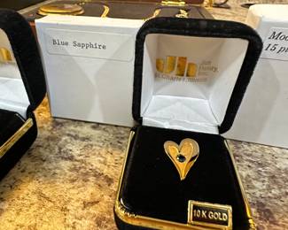 10k Gold Heart Pin w/ Sapphire